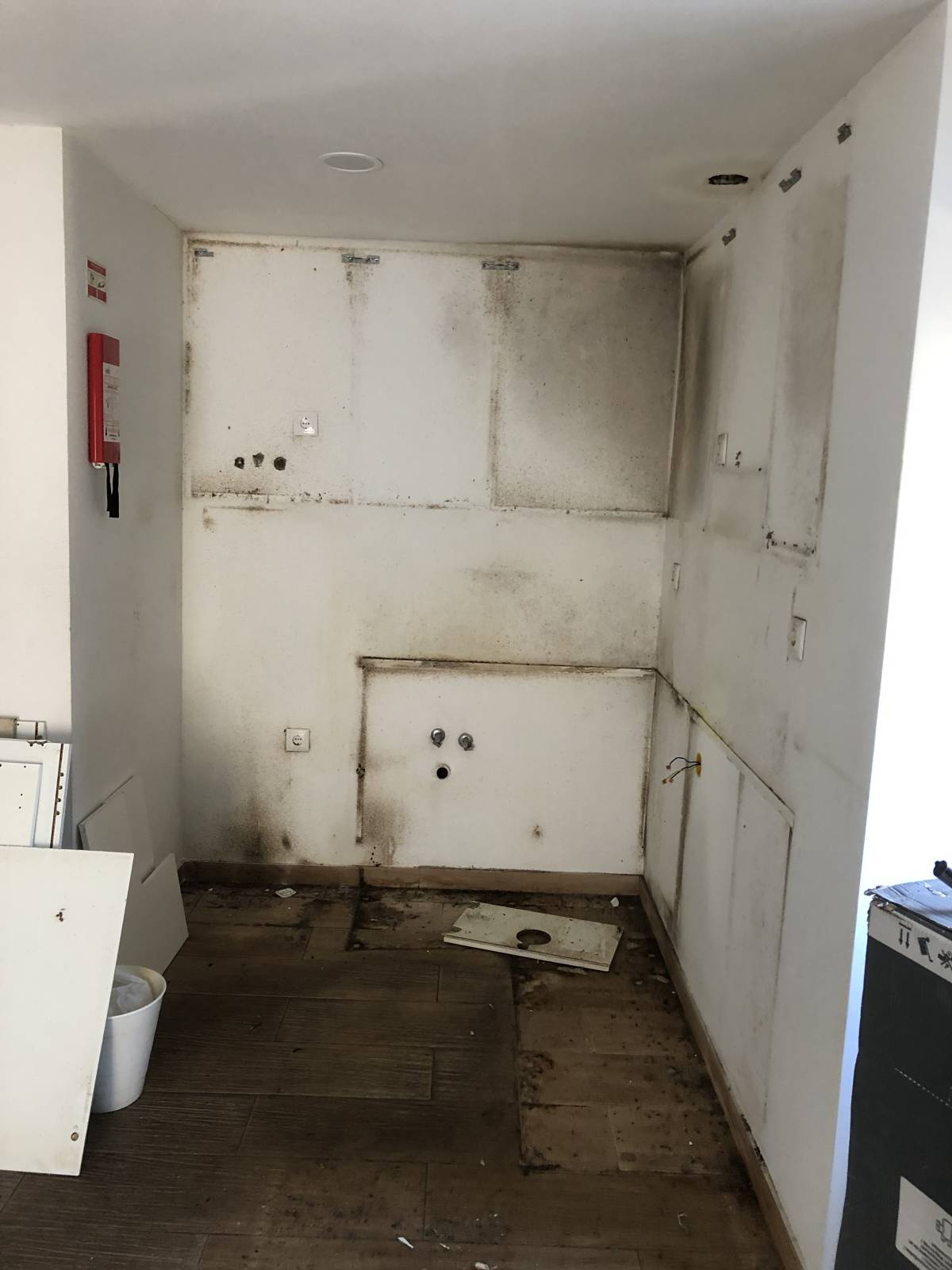 TELLES PINTURAS - Setúbal - Reparação e Texturização de Paredes de Pladur