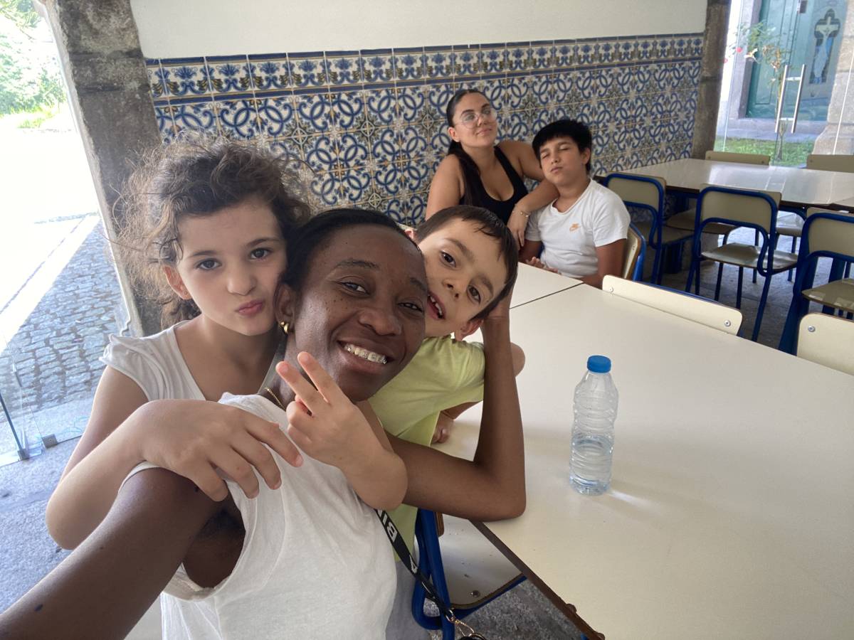 Adelaide - Braga - Babysitting