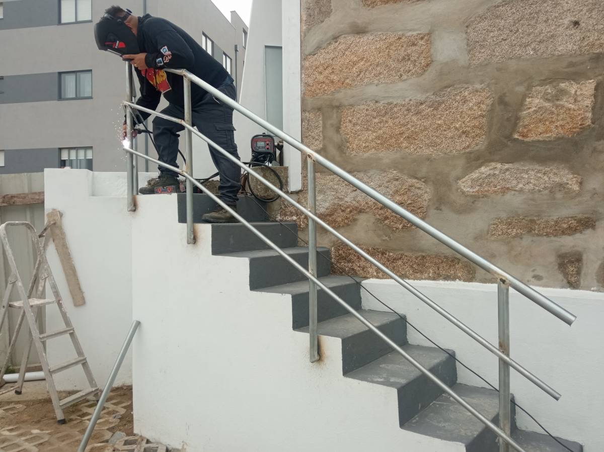 Ivan - Gondomar - Instalação ou Substituição de Telhado