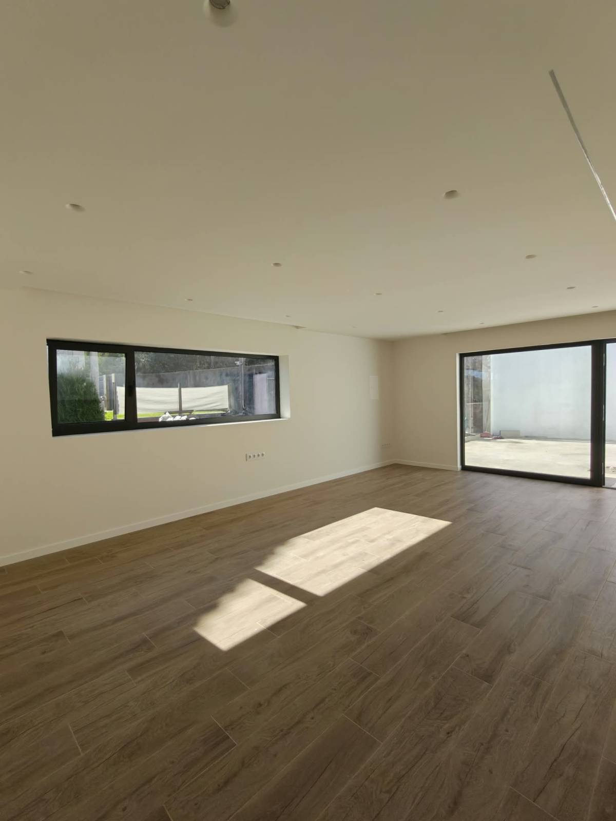 Kolli Obras  Remodelação & Interiores - Póvoa de Varzim - Instalação, Reparação ou Remoção de Revestimento de Parede