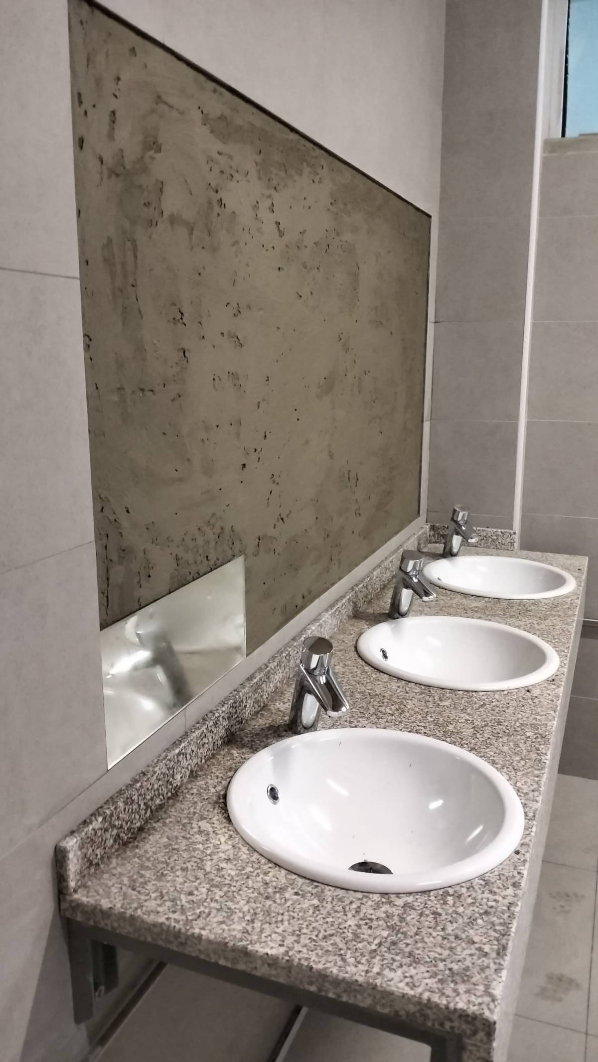 FORMAS E NORMAS, Lda. - Amadora - Dachsanierung