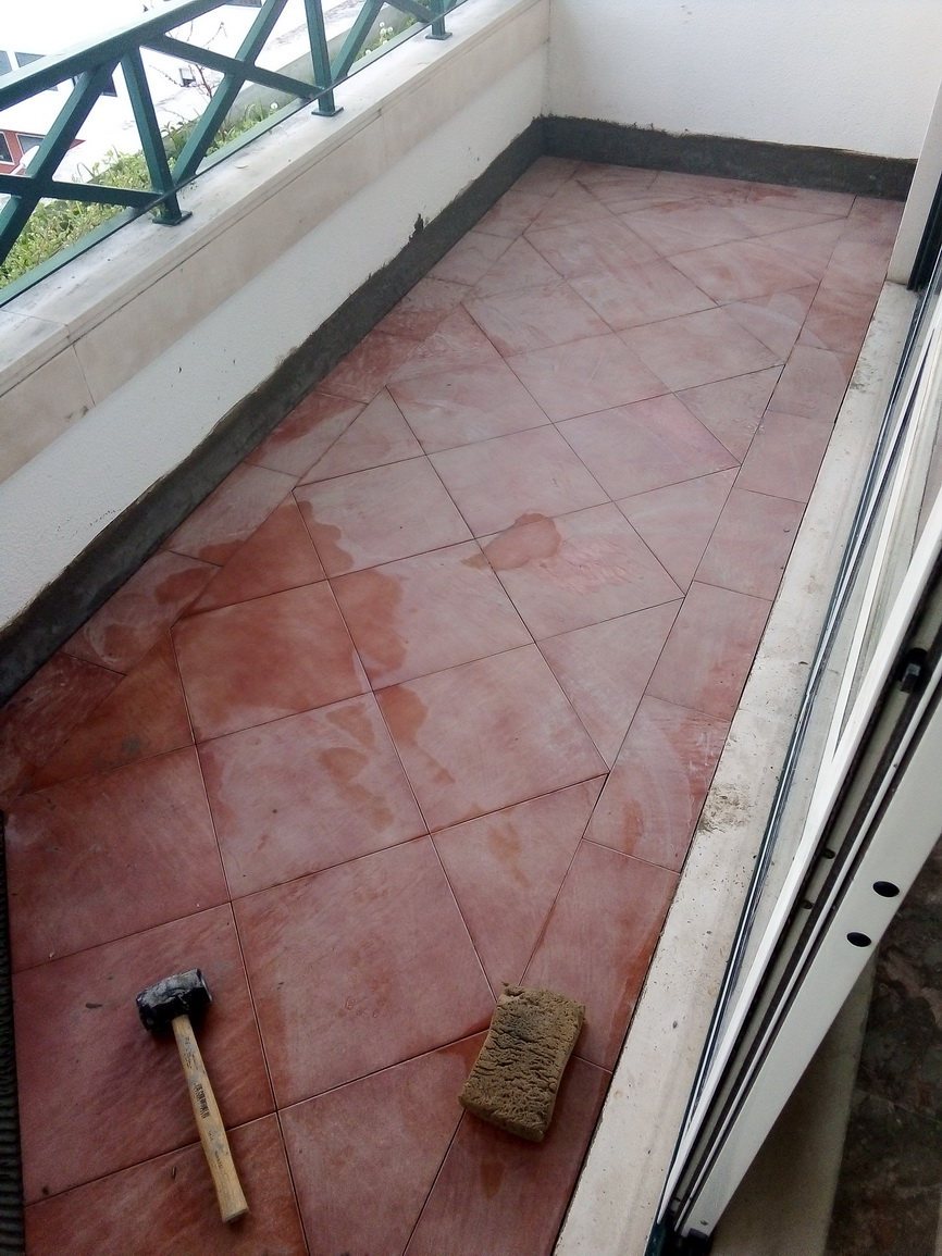 Better House - Serviços de Construção Civil - Benavente - Stone or Tile Flooring Repair or Partial Replacement