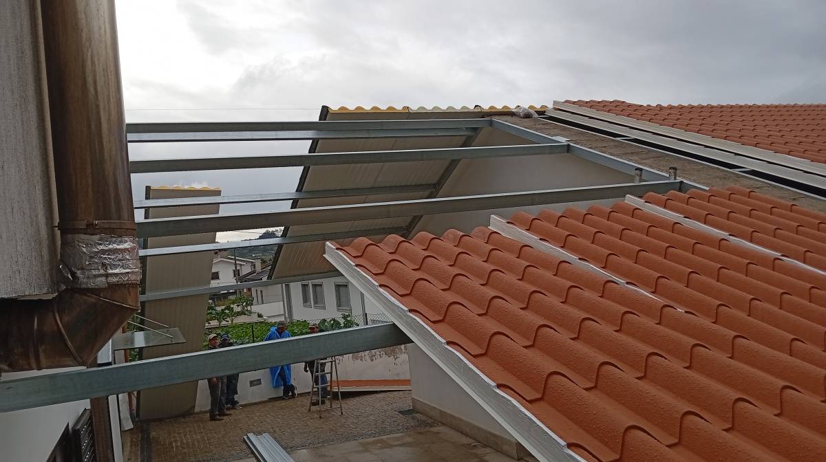 CONSTRUMETAL - Valongo - Réparation de panneaux solaires