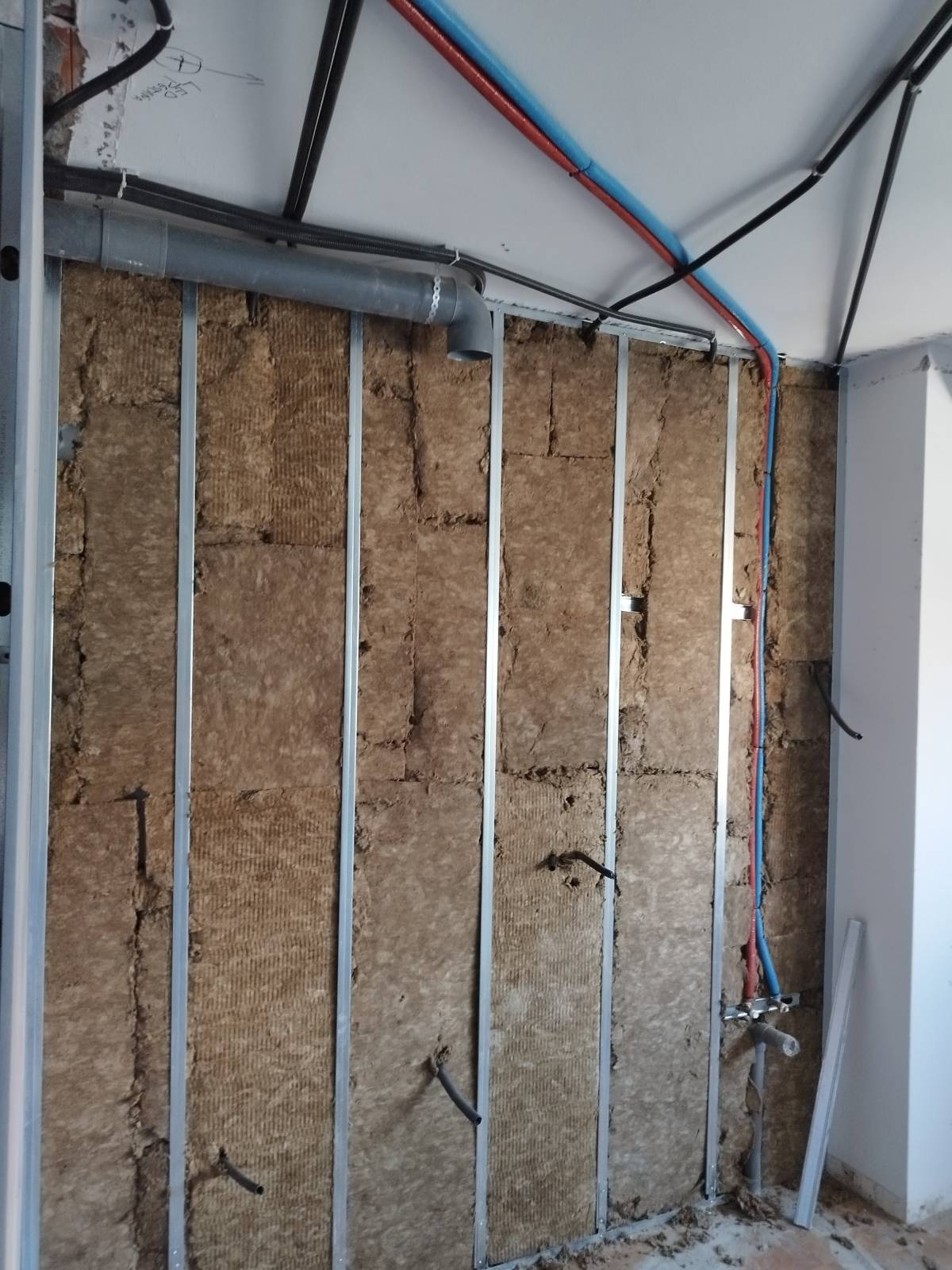 REFCON CONSTRUÇÕES E REFORMAS LDA - Monção - Reparação de Cortinas e Cortinados