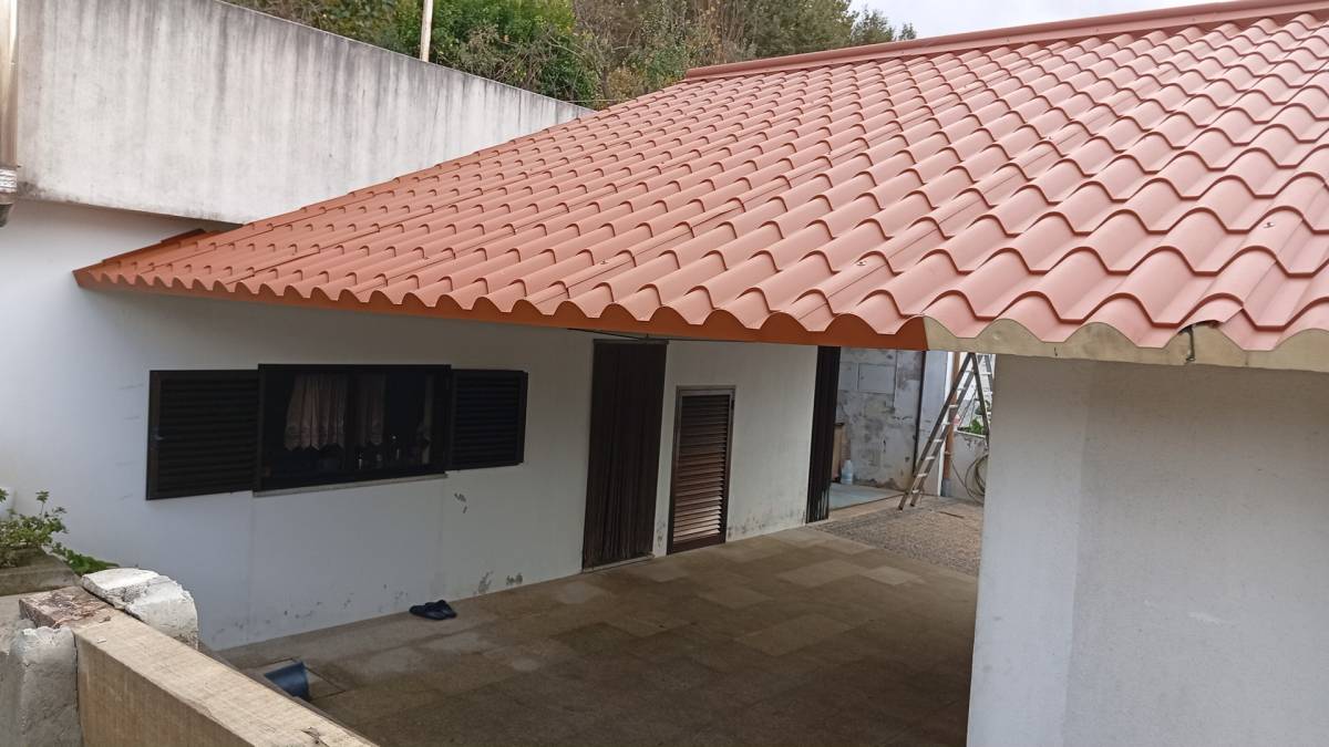 CONSTRUMETAL - Valongo - Installation de chatière ou trappe pour animaux de compagnie