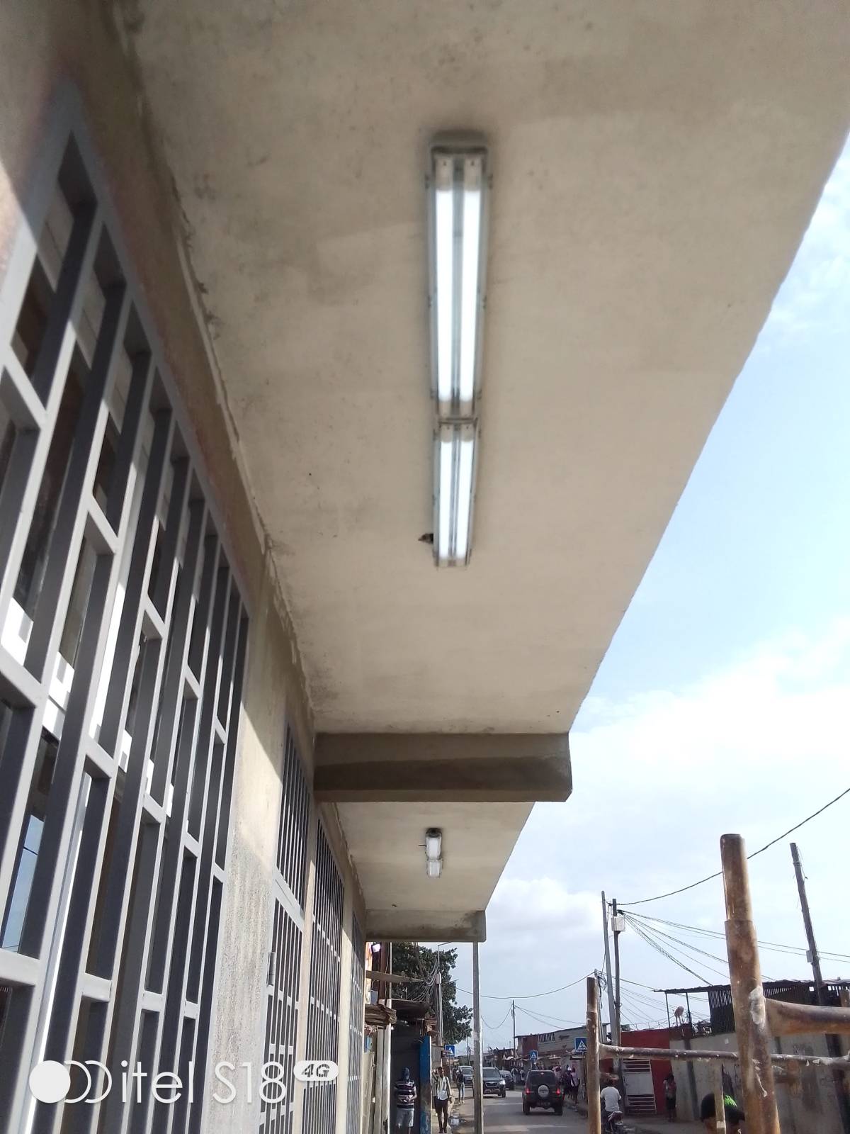 Erickson Ribeiro - Santarém - Instalação de Interruptores e Tomadas