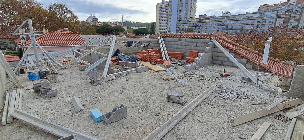 COLIFERMAT - Cascais - Instalação, Reparação ou Remoção de Revestimento de Parede