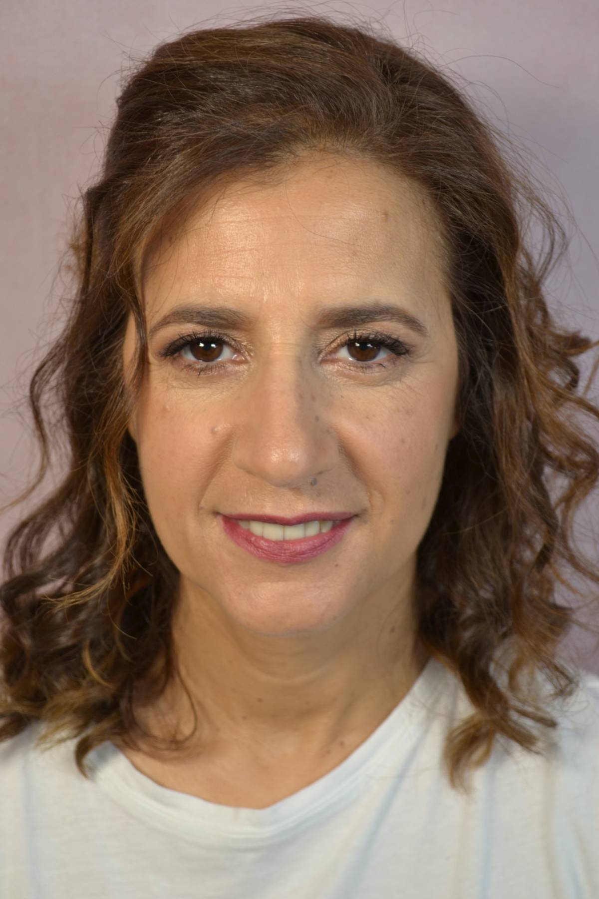 Ligia Ferreira Maquilhadora Profissional - Maia - Makeup Artistry Lessons