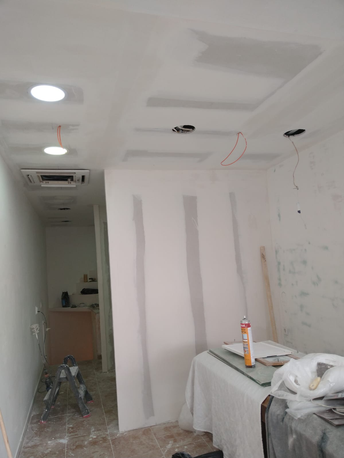 NX-SERVICE - Portimão - Door Installation