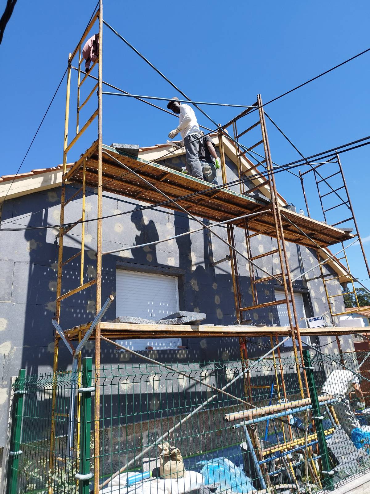 REFCON CONSTRUÇÕES E REFORMAS LDA - Monção - Instalação de Cerca
