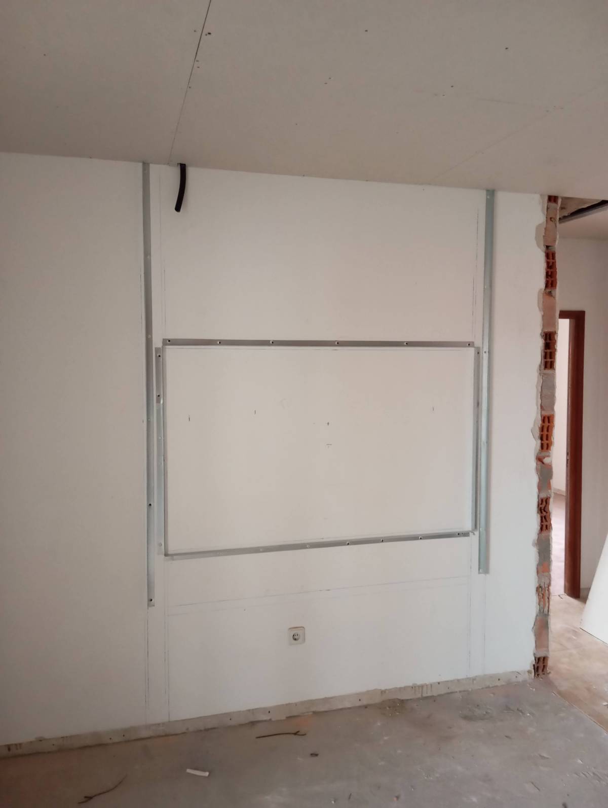 REFCON CONSTRUÇÕES E REFORMAS LDA - Monção - Pintura de Móveis