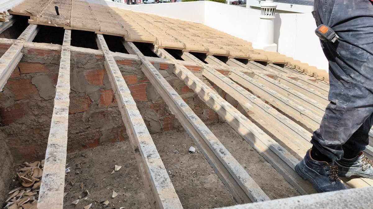 NX-SERVICE - Portimão - Garage Door Installation or Replacement