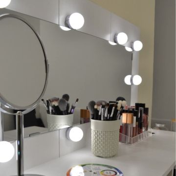 Ligia(Beauty Atelier) Maquilhadora Esteticista Massagista - Maia - Marketing