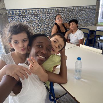 Adelaide - Braga - Babysitting