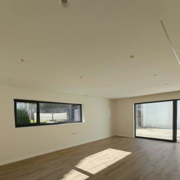 Kolli Obras  Remodelação & Interiores - Póvoa de Varzim - Instalação, Reparação ou Remoção de Revestimento de Parede