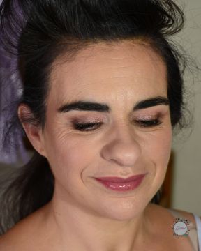 Ligia Ferreira Maquilhadora Profissional - Maia - Strategy and Operations Consulting