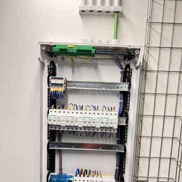 LJ Electric - Amadora - Billardtisch montieren