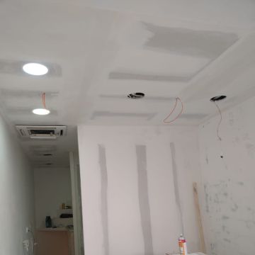 NX-SERVICE - Portimão - Door Installation