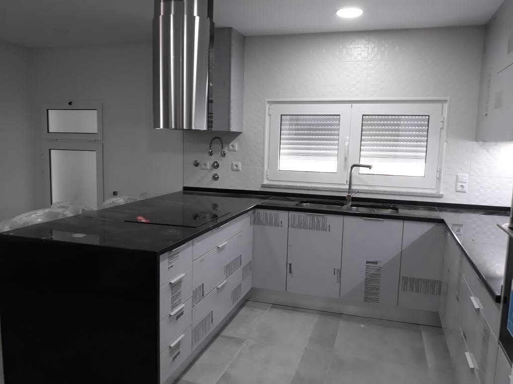 JRcarpintaria - Sesimbra - Installation de portes