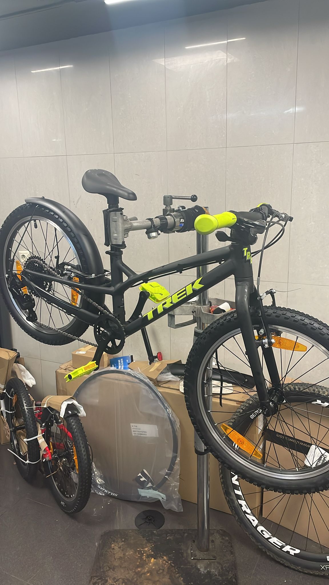 Clementbikes - Torres Vedras - Bicycles and Scooters
