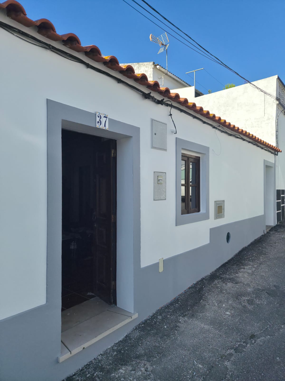 Roof Washing/CJA PINTURA PROFISSIONAL - Odemira - Tile Installation