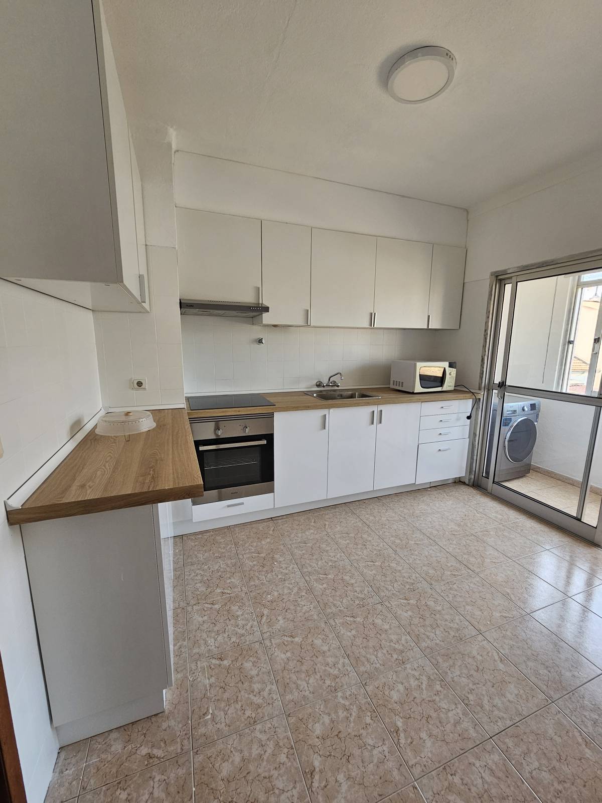 Prestfort remodelação - Setúbal - Stone or Tile Flooring Installation