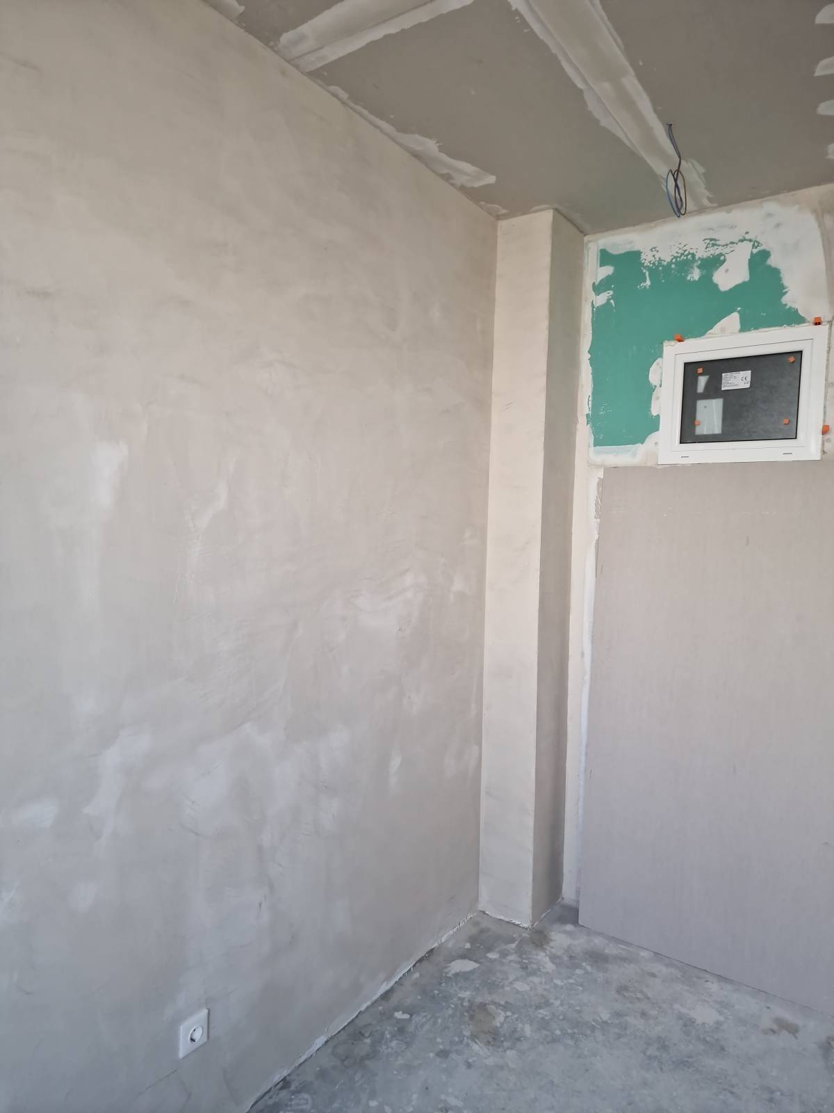 Construção Real - Sintra - Colocação de Rodapés