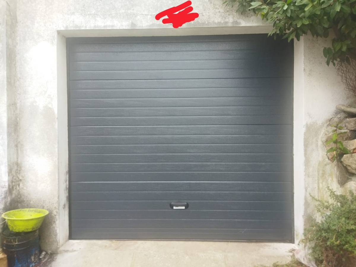 Especialista en instalación o reemplazo de puertas de garaje