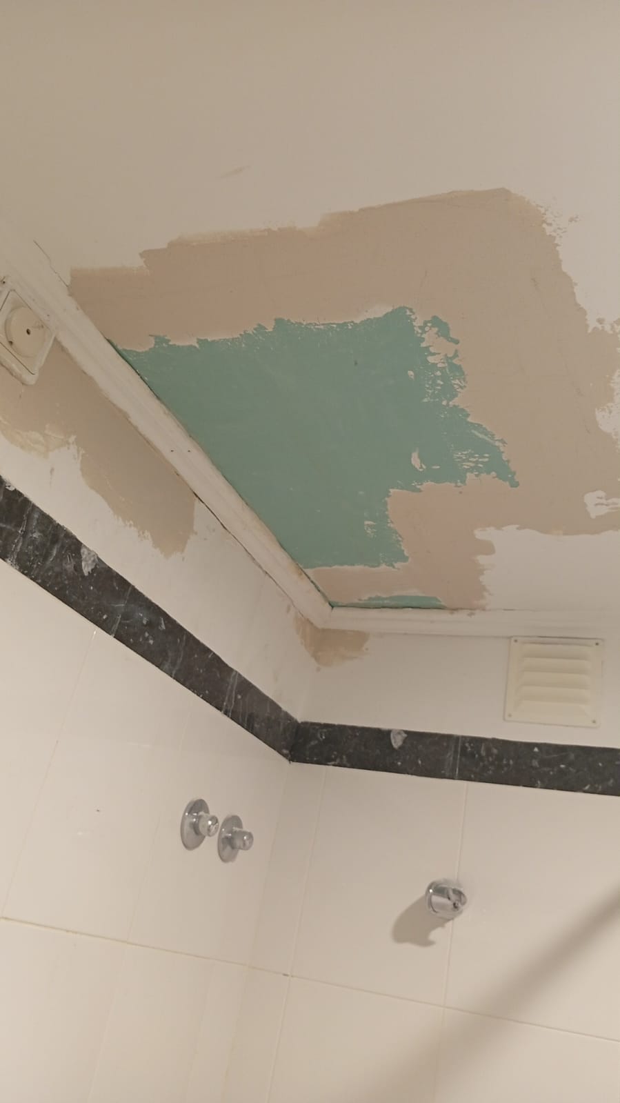 Remodelação arte - Cascais - Tapete anbringen / Tapezierung