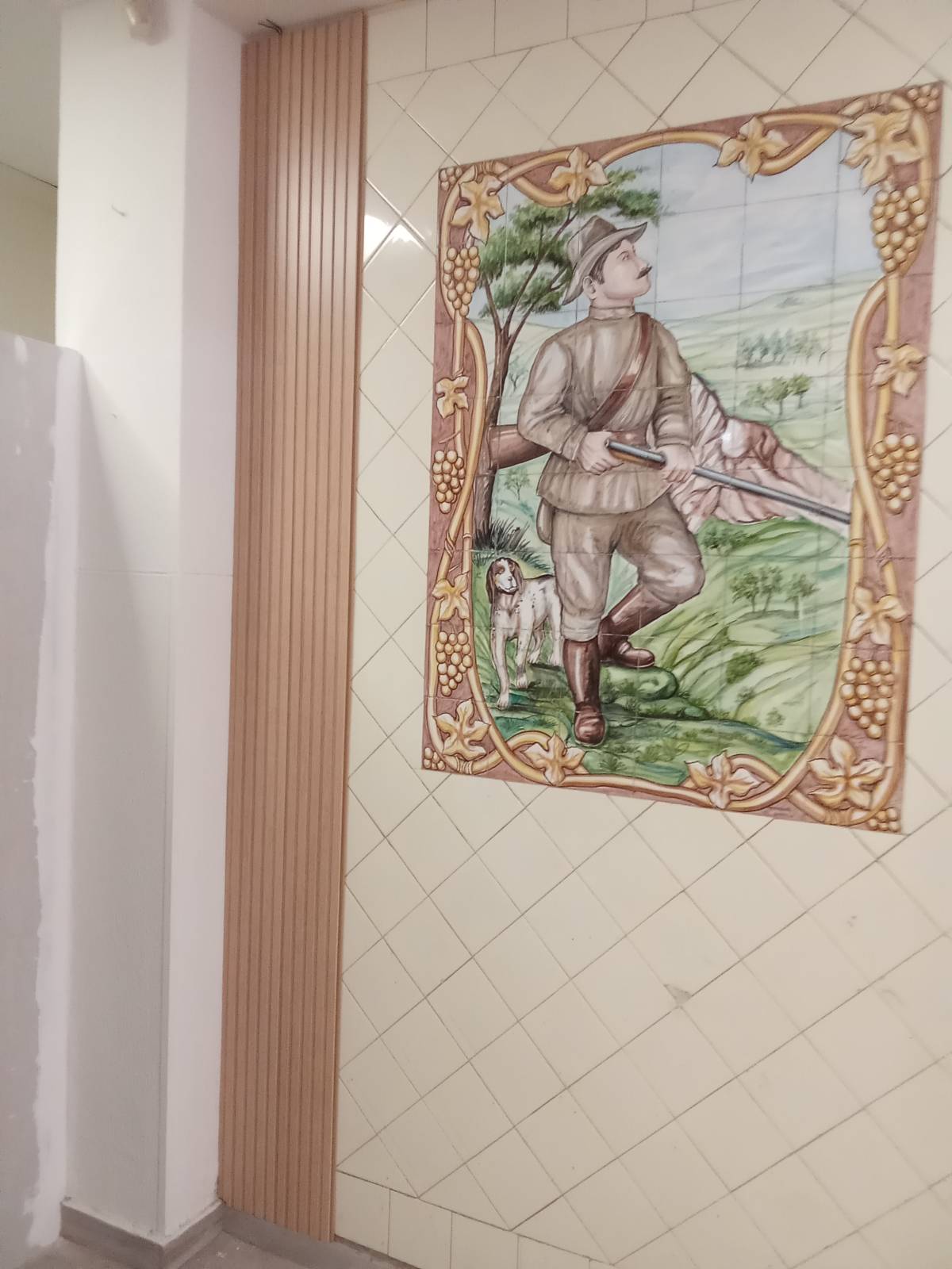 Marcenaria HEPAKE móveis - Paços de Ferreira - Instalação de Bancada de Cozinha
