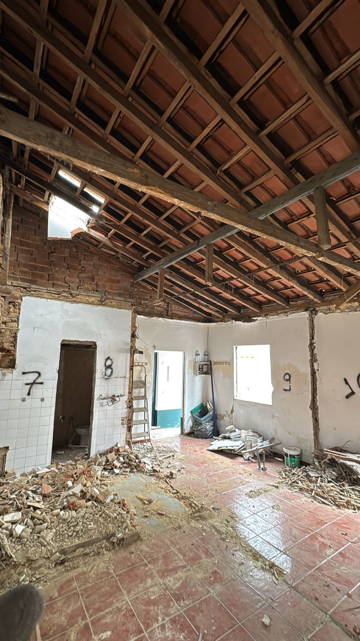 Construção Real - Sintra - Colocação de Rodapés