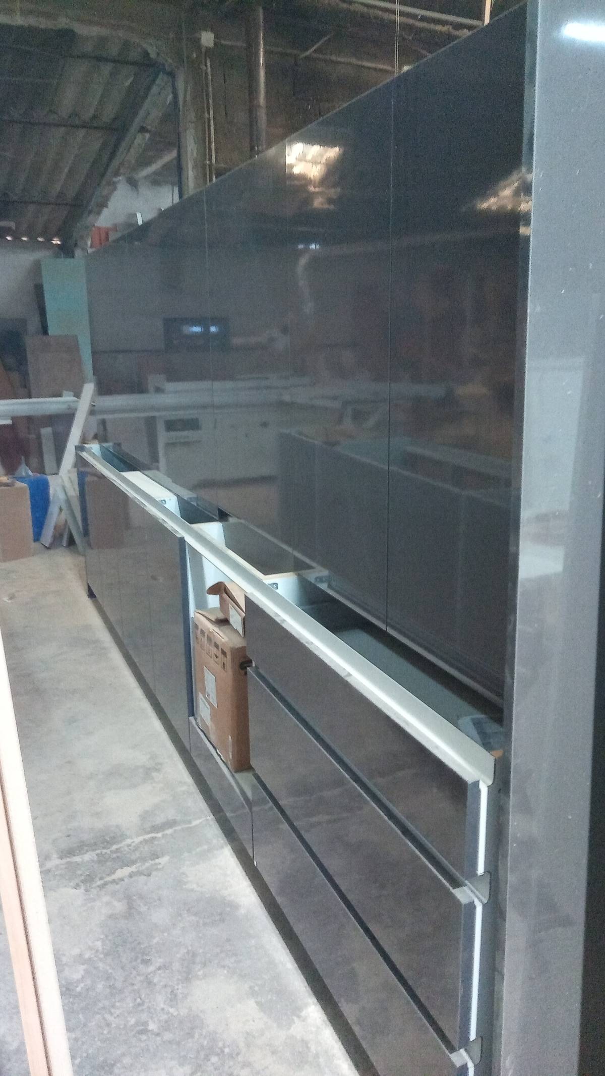 Marcenaria HEPAKE móveis - Paços de Ferreira - Instalação de Bancada de Cozinha