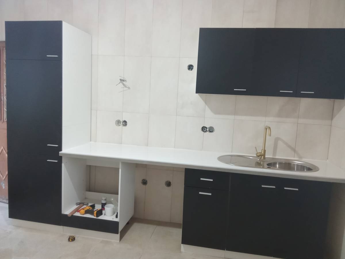 Marcenaria HEPAKE móveis - Paços de Ferreira - Instalação de Bancada de Cozinha