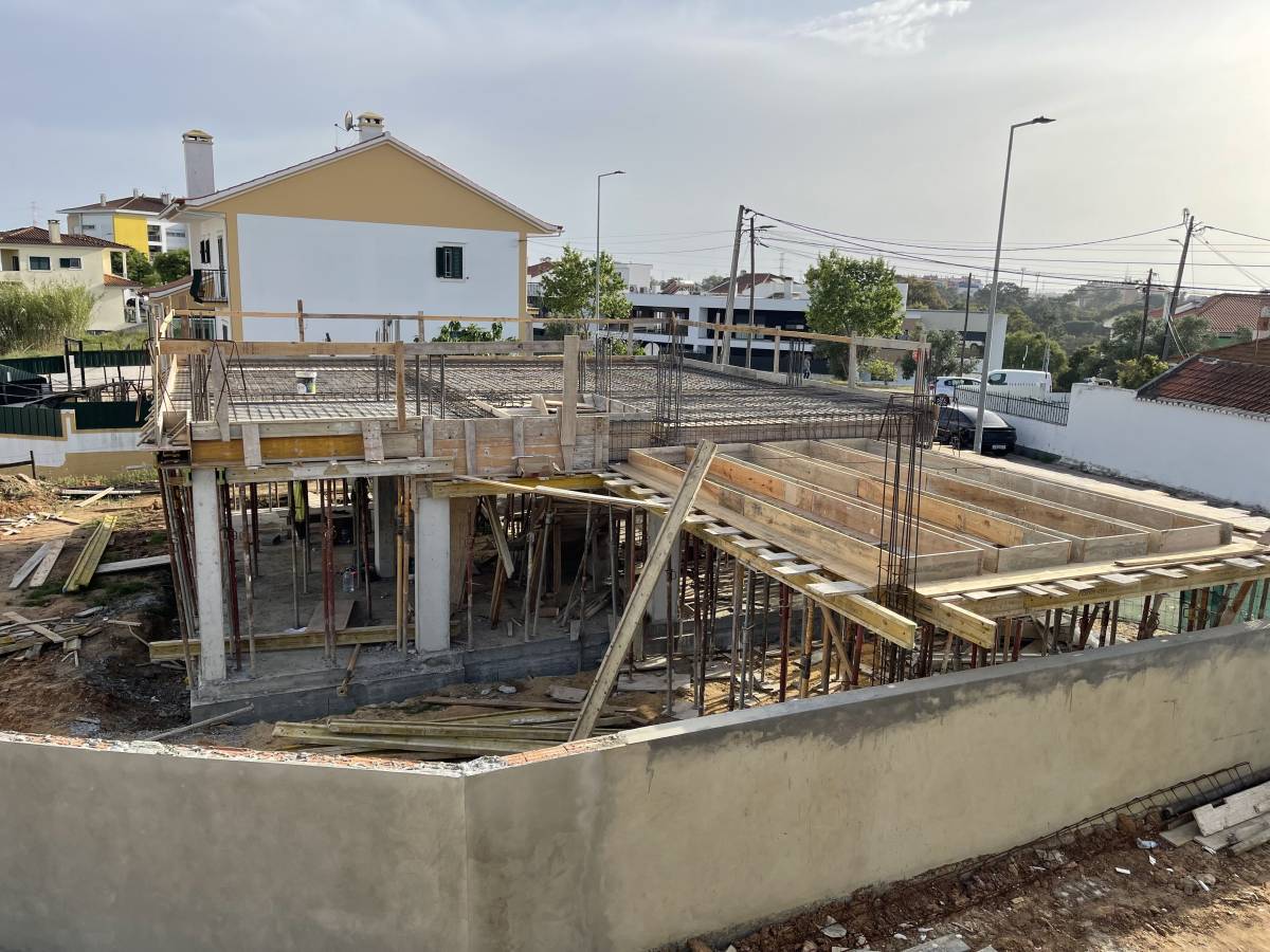 Plantel Versátil LDA - Torres Vedras - Balcony Remodel