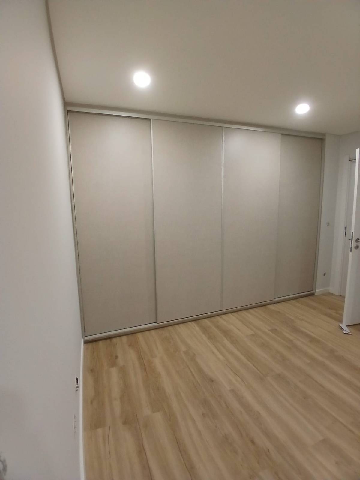 Design & Carpintaria Projeto de Espaços • Mobiliário por Medida - Lourinhã - Armários de Cozinha