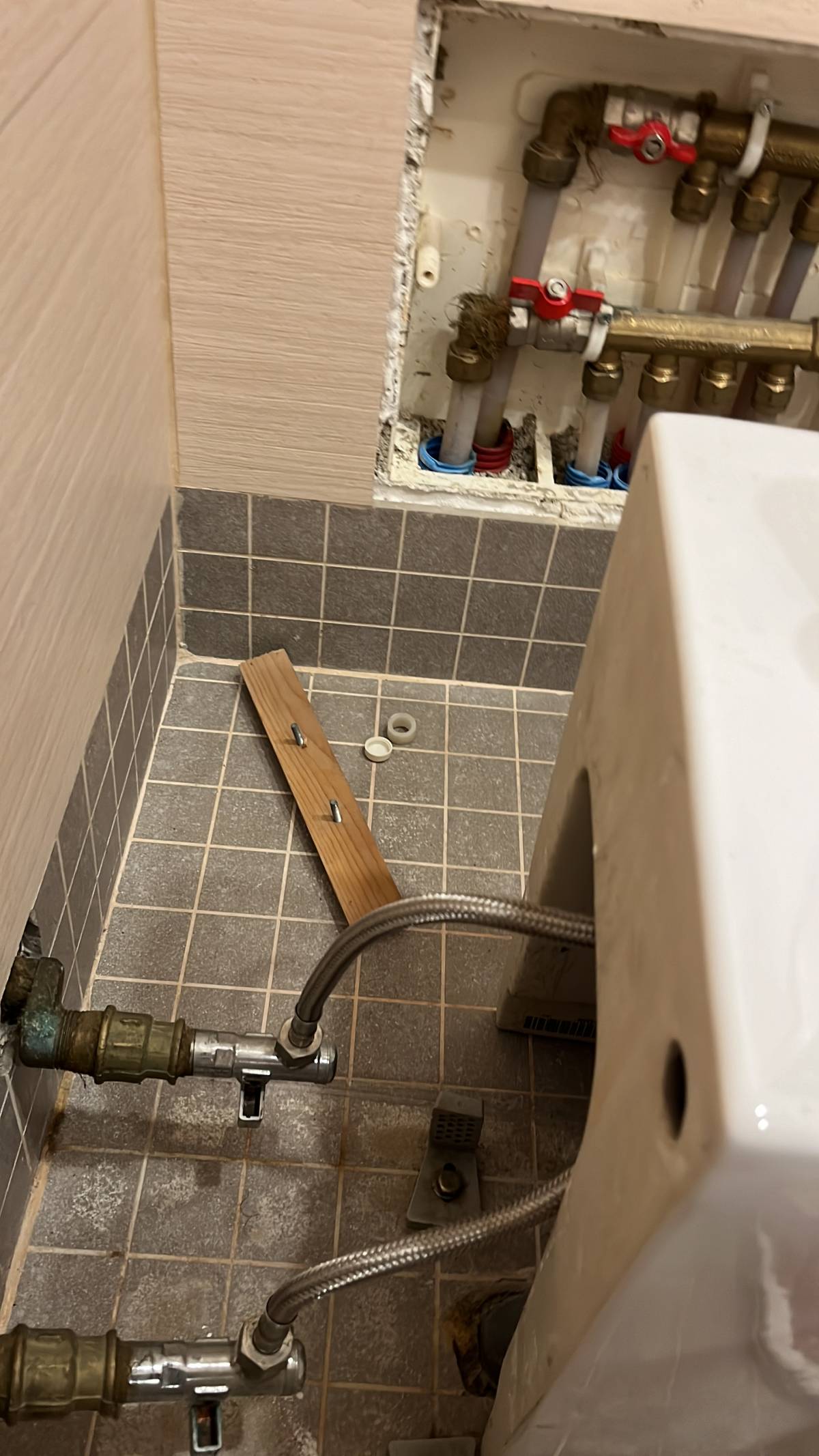 HomeFix PT - Almada - Reparación de Puerta de Madera