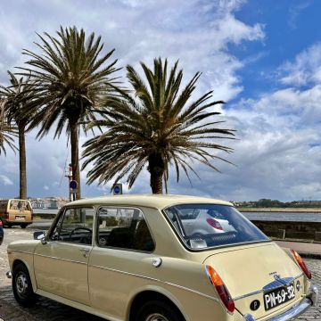 MG MK ll - Gondomar - Alquiler de autobuses y coches