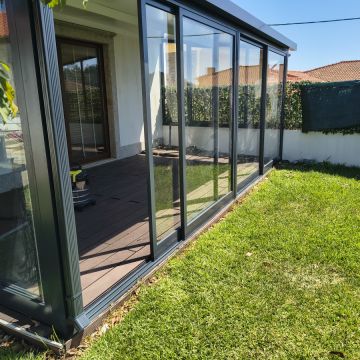Rui Pinto - Paredes - Dachfenster montieren