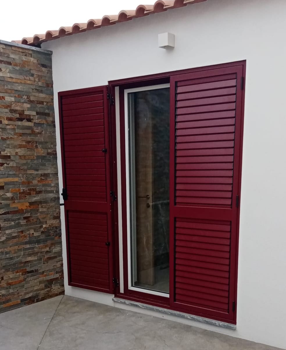 MONTEZ & ANDRADE LDA - Almeirim - Balcony Glazing Installation