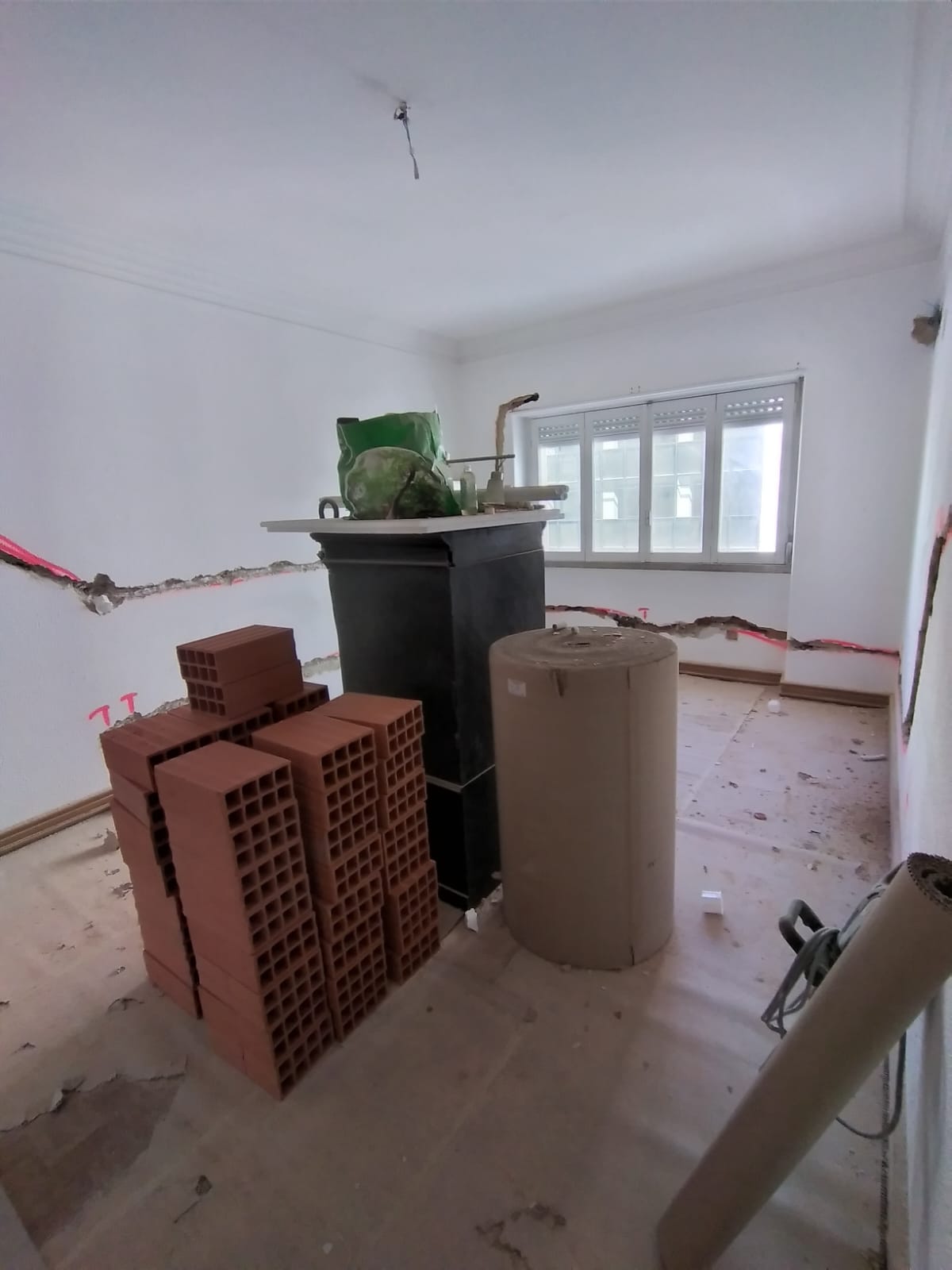 TudoPronto - Lisboa - Stone or Tile Flooring Installation