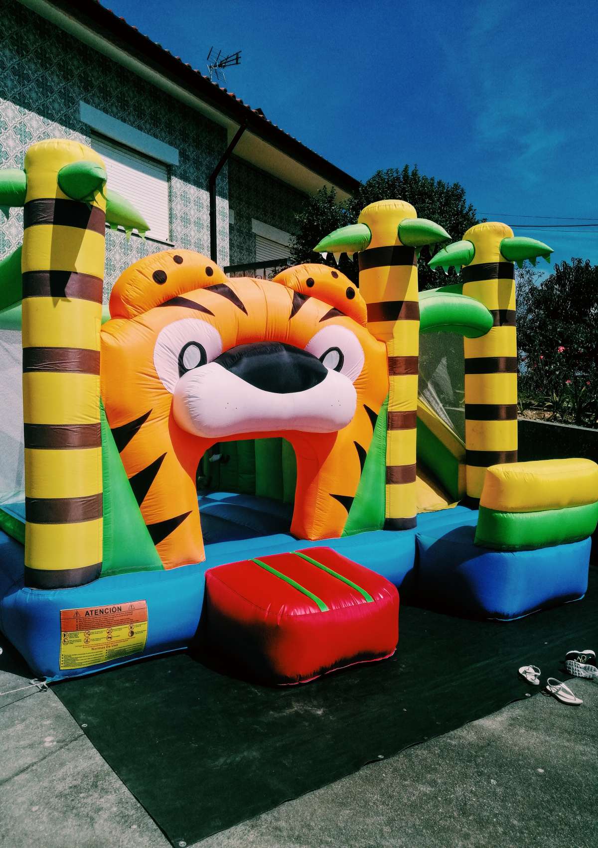 Happy Colour - Insufláveis Aveiro - Ílhavo - Jump House Rental