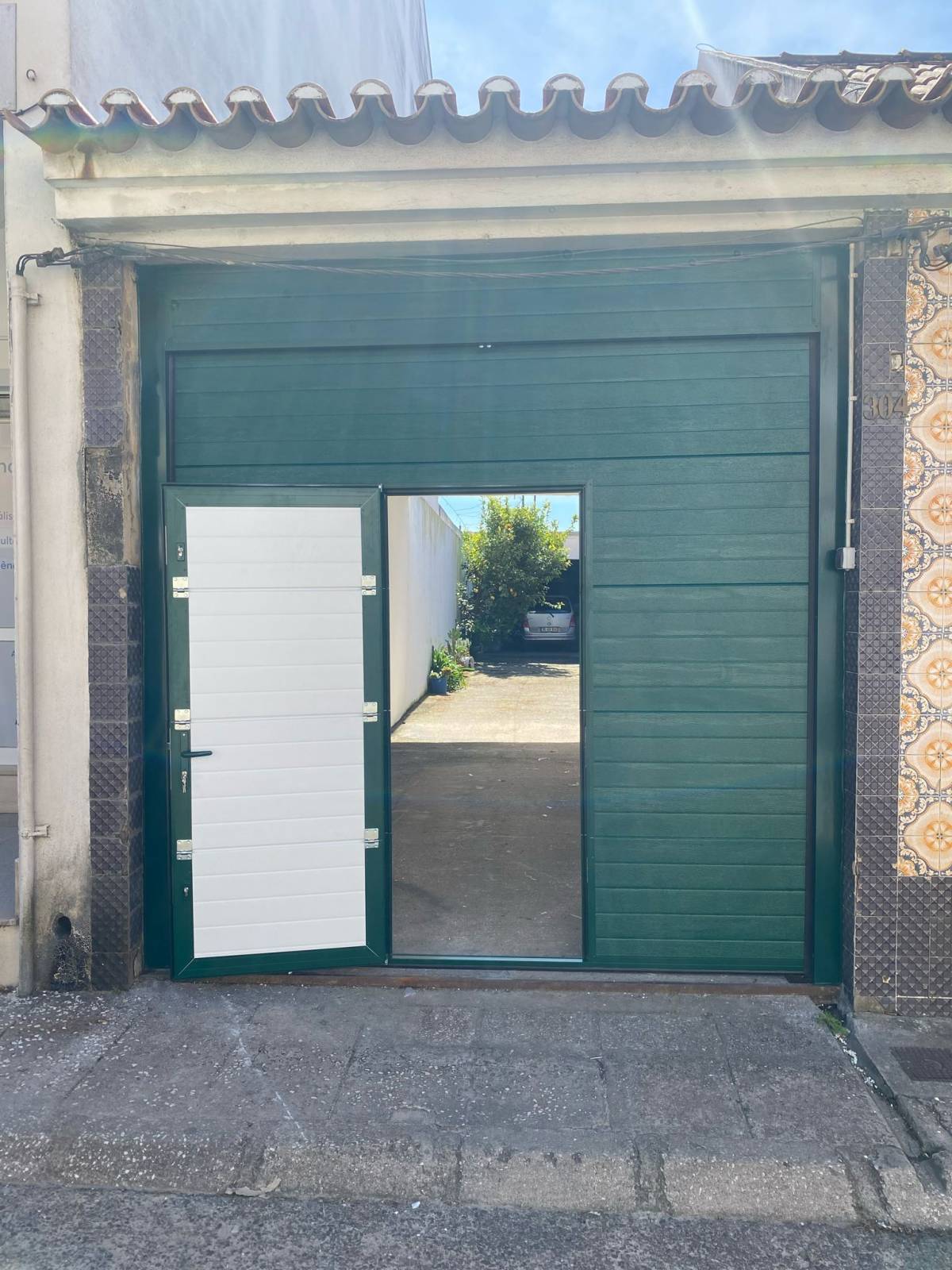 MONTEZ & ANDRADE LDA - Almeirim - Door Repair