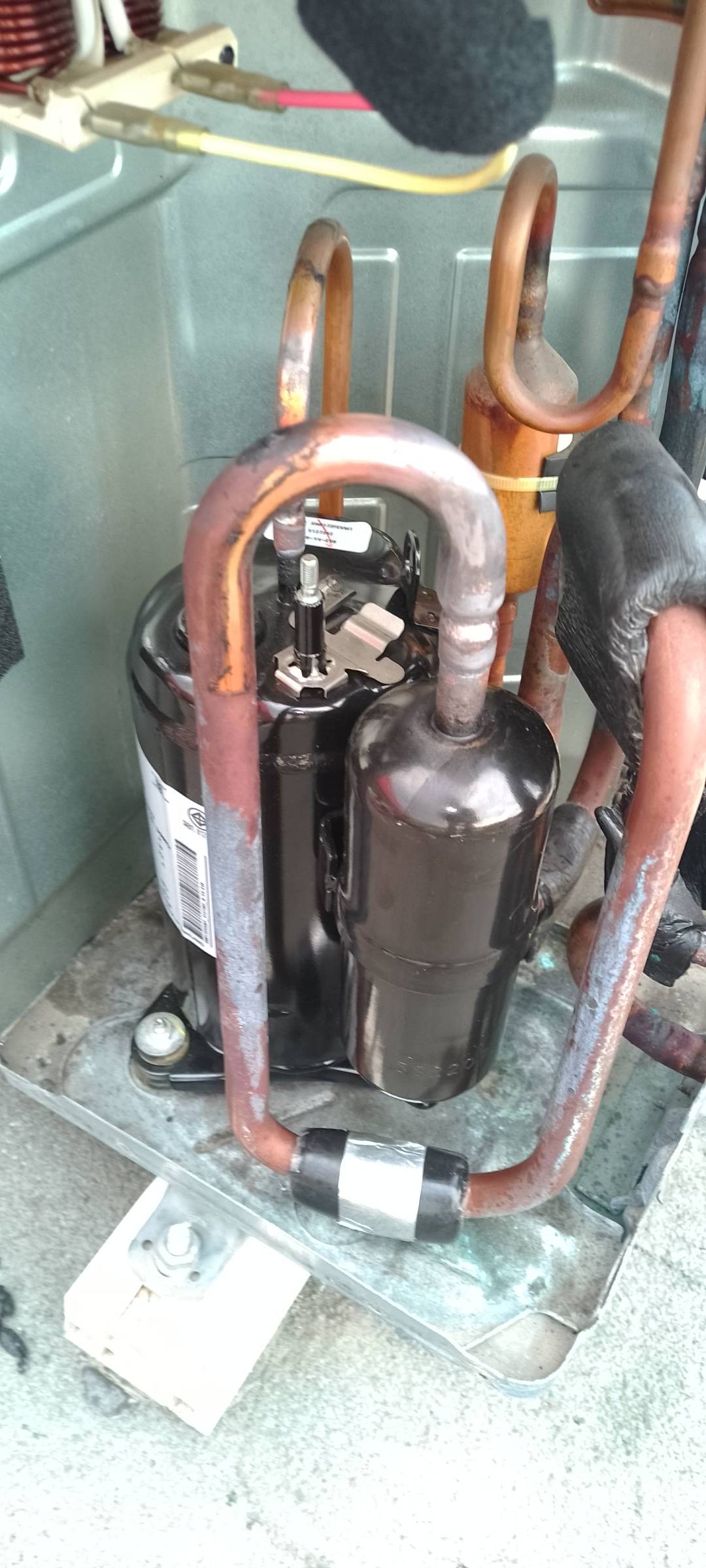 Maximiliano Teardi - Odivelas - Leaky Pipes or Faucets Issues