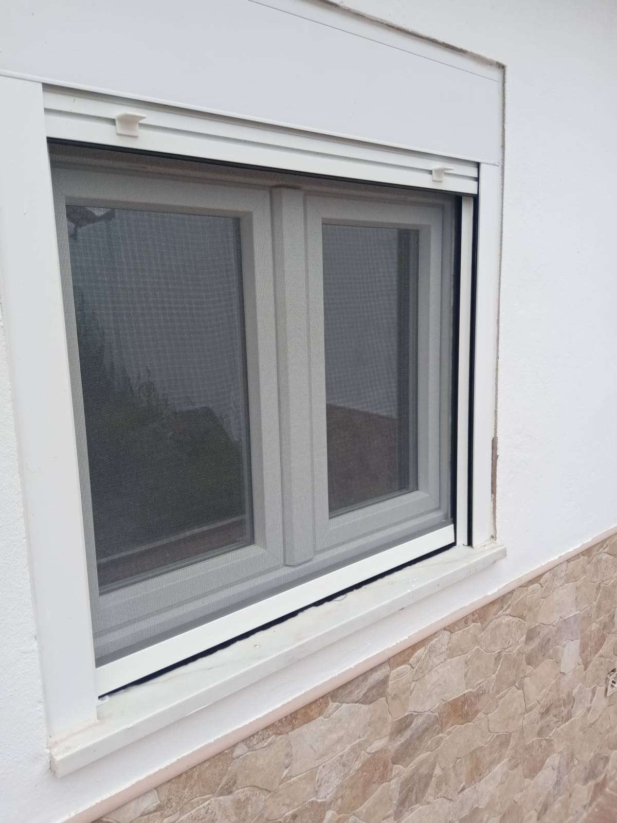 MONTEZ & ANDRADE LDA - Almeirim - Door Installation