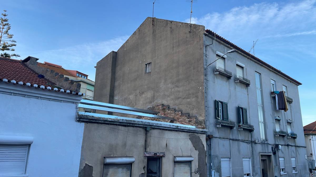 LEFRAN- REMODELAÇÕES - Torres Vedras - Instalação de Tubos de Canalização