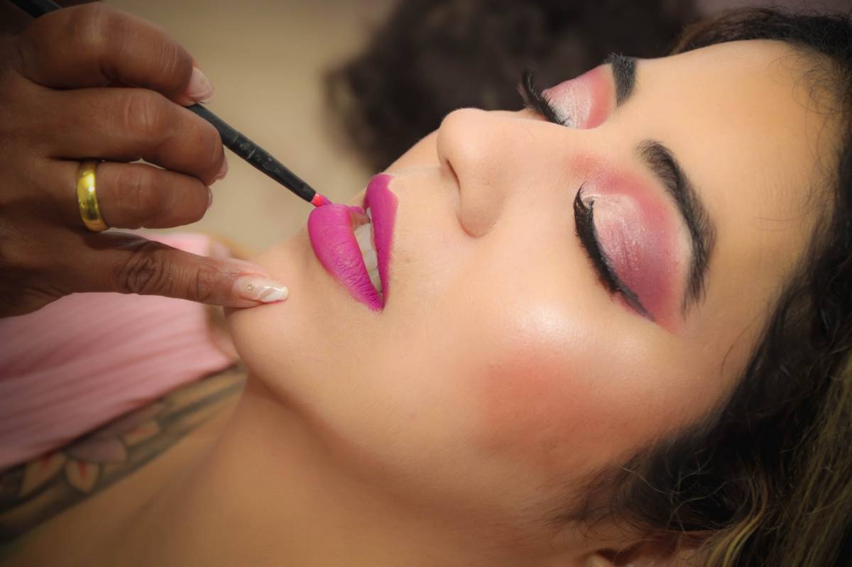 Helkia Borges - Almada - Hairdressers and Makeup Artists