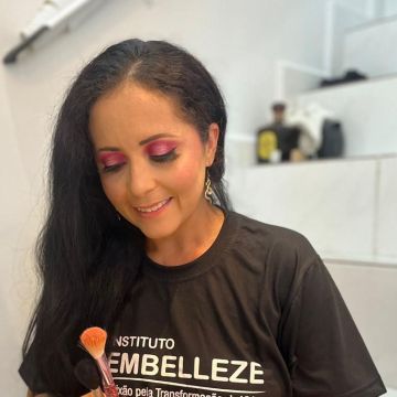 Cris Santos - Amarante - Peluqueros y maquilladores