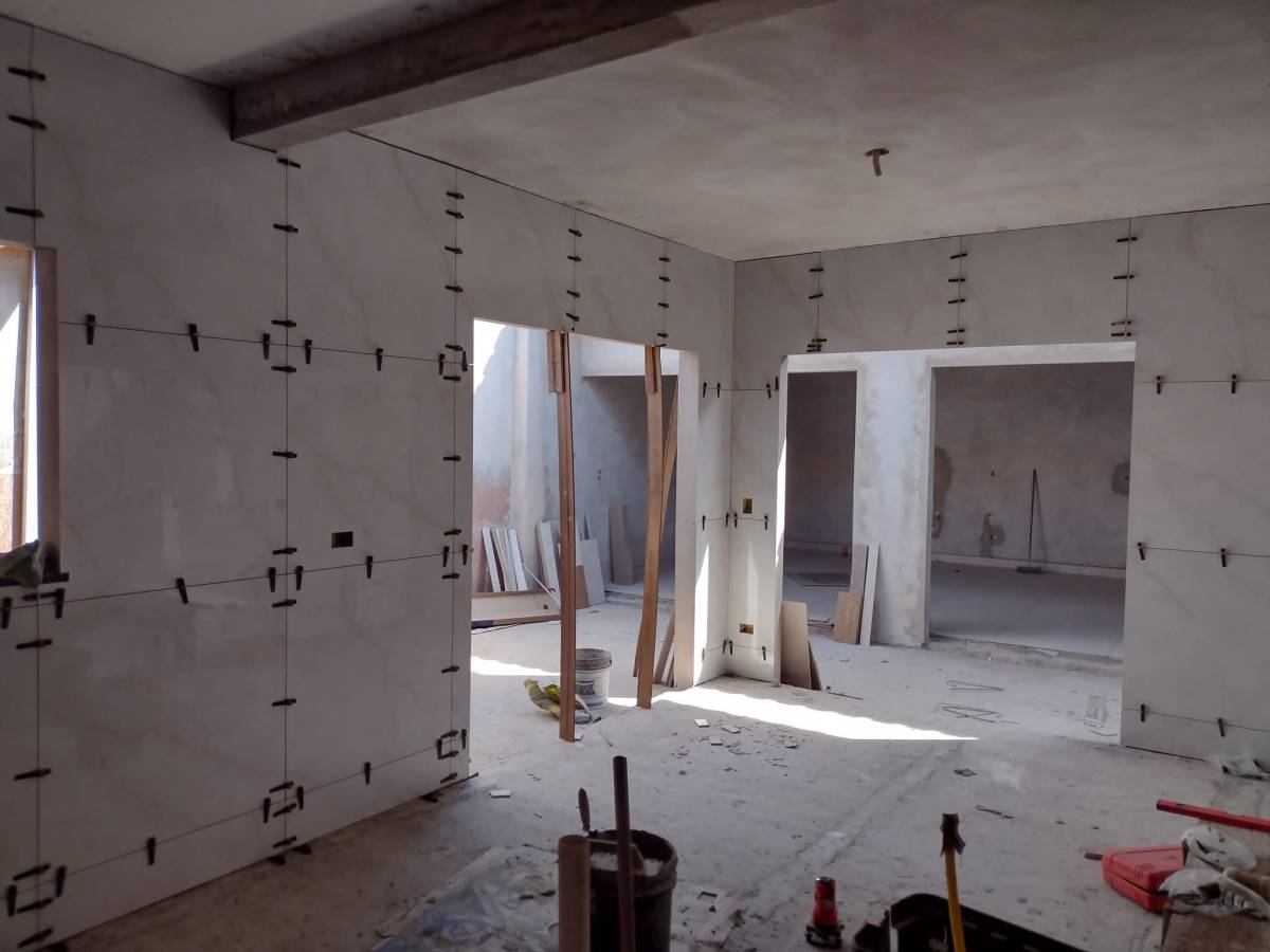 Sou especialista em ladrilhos em geral a mais de 15 anos no ramo, acabamentos de primeira - Torres Novas - Bathroom Tiling