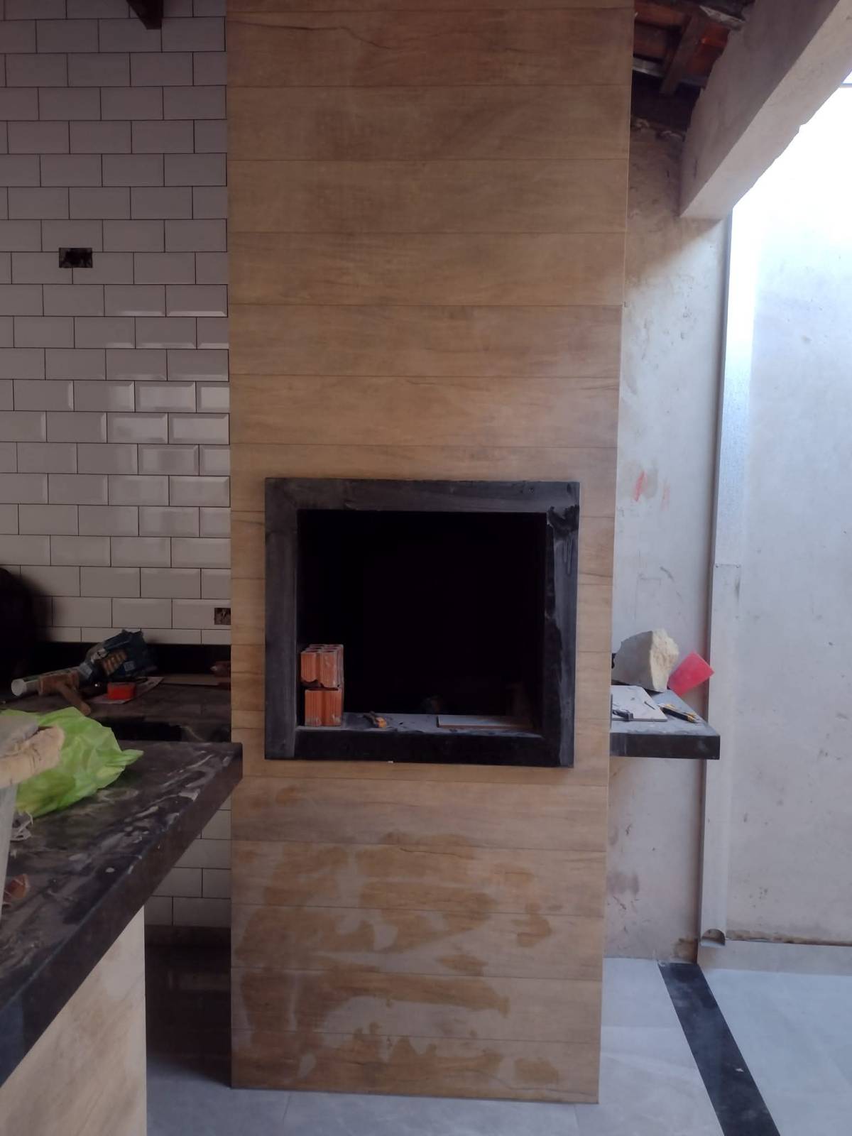 Sou especialista em ladrilhos em geral a mais de 15 anos no ramo, acabamentos de primeira - Torres Novas - Kitchen Tiling