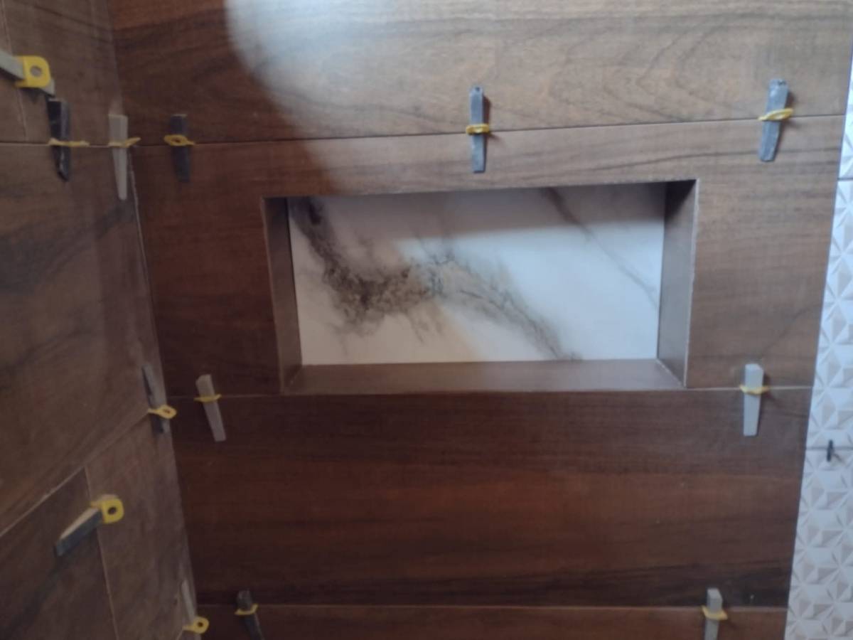 Sou especialista em ladrilhos em geral a mais de 15 anos no ramo, acabamentos de primeira - Torres Novas - Store Renovation